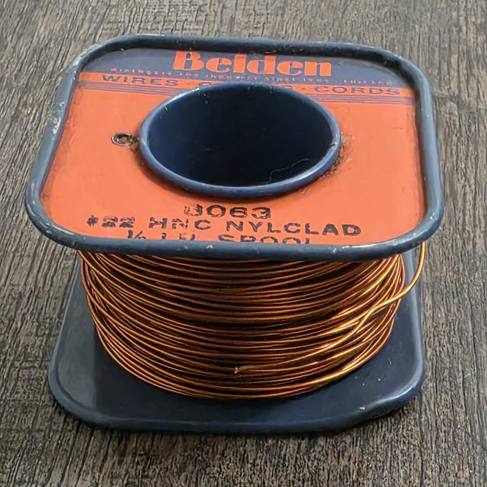 Vintage Belden 8063 #22 HNC Nylclad Magnetic Wire 0.5 lb Spool @ 6.2 oz