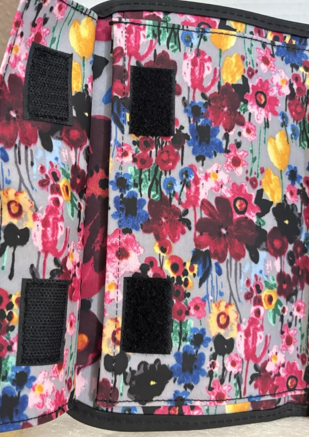 Thirty-One BOLD BLOOM Fold and Go Trifold Organizer With Pockets and Notepad