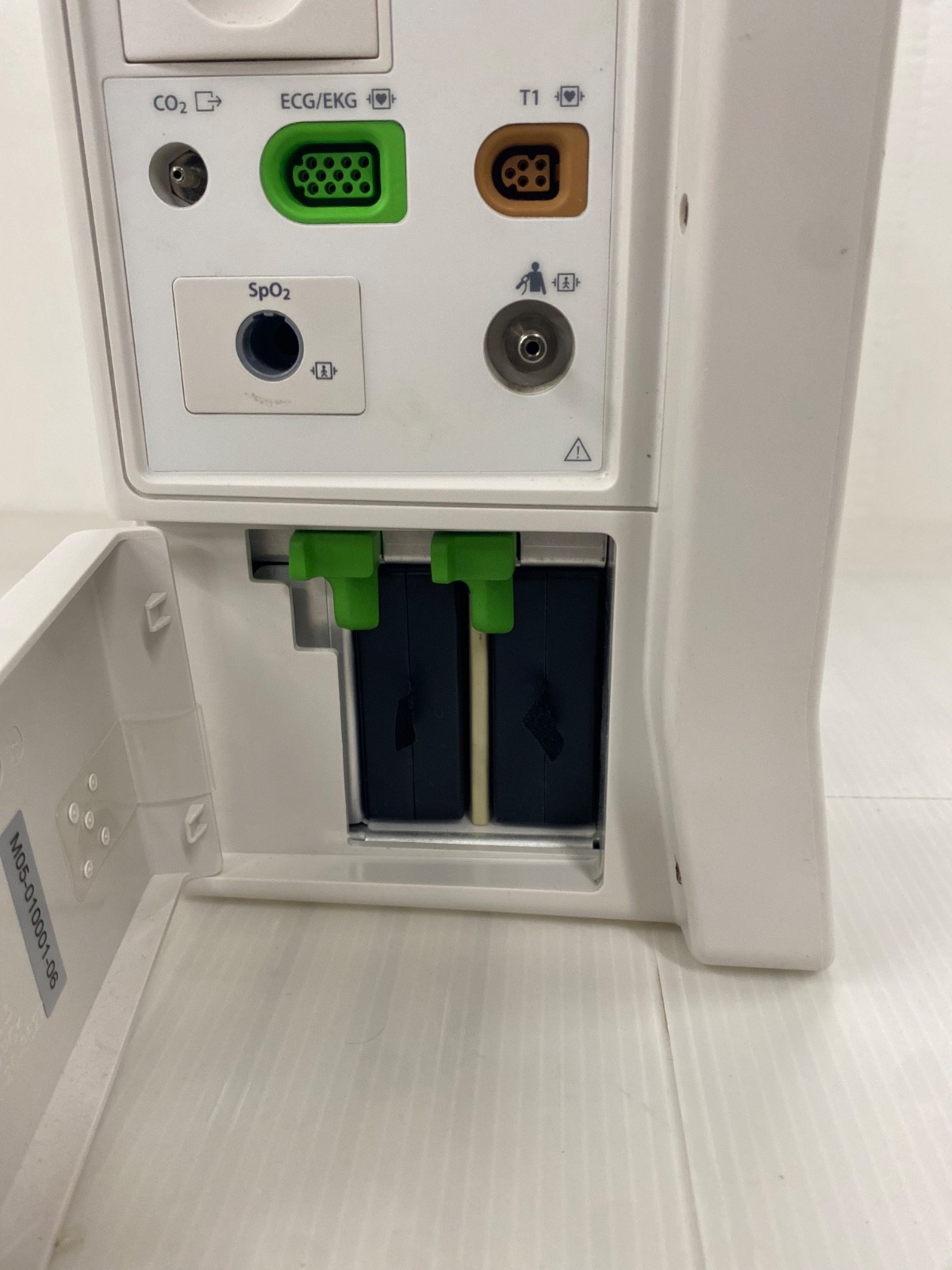 MINDRAY Datascope Passport V Patient Monitor Screen Damage Powers on