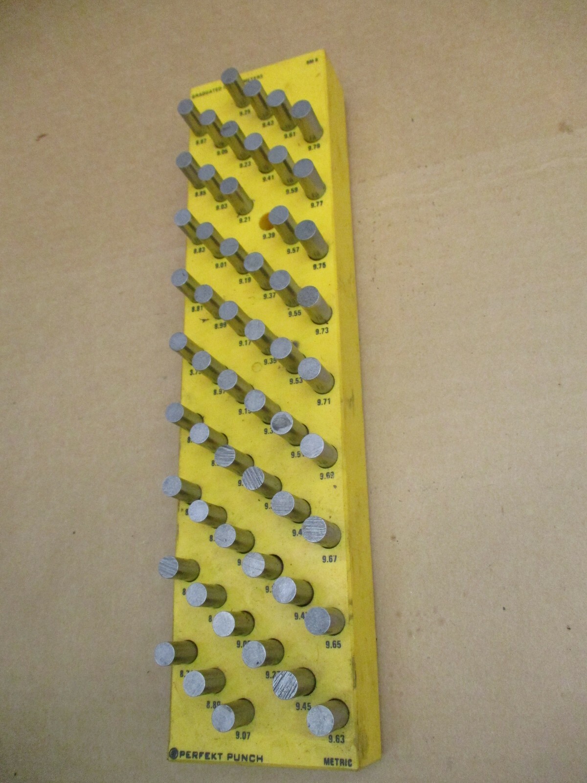 Pin Gauge Perfekt Punch Metric Graduated in Millimeters BM6 8.71~9.79 A2622DH
