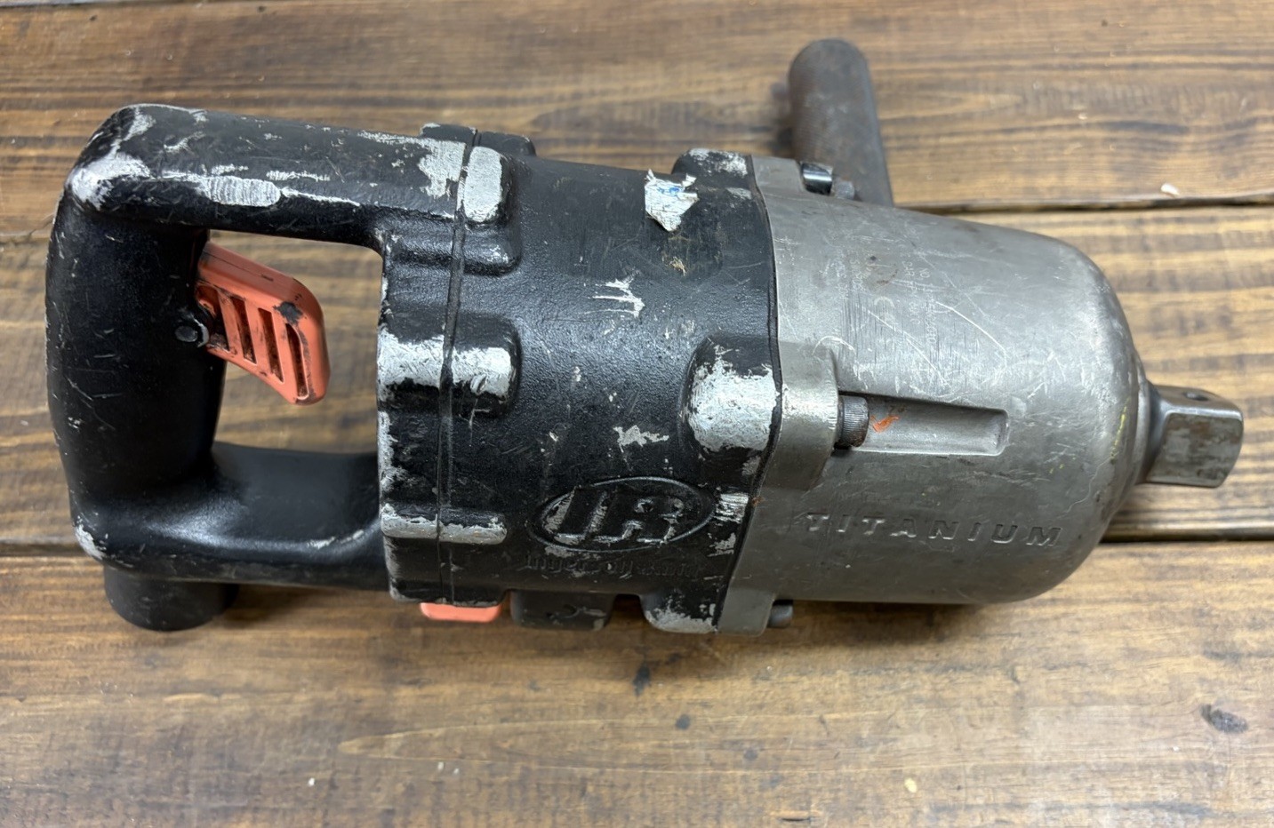 Ingersoll Rand 3940B2Ti 1” Drive Super Duty Air Impact Wrench 2500 Ft-Lb USA