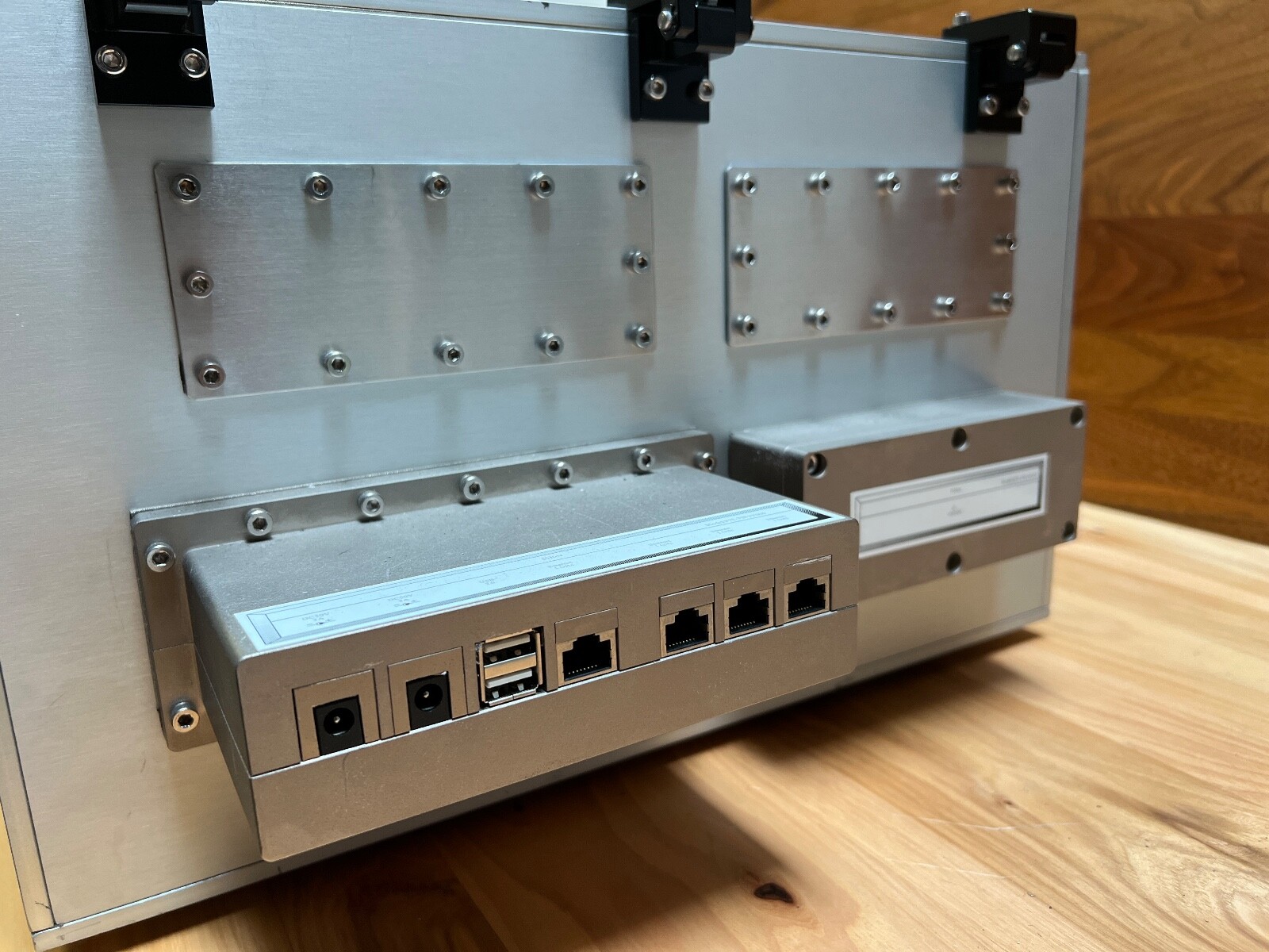 RF Shield Box Faraday enclosure EMI RFID Pass Through Interfaces Hydraulic lid