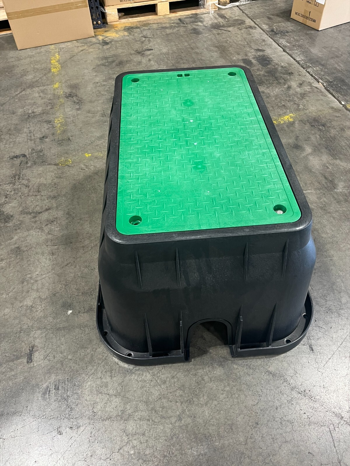 17x30x18 HDPE Plastic Pedestrian Rated Hand Holes w/Blank Lid, 1 Unit