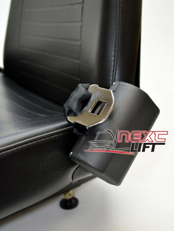 NEW UNIVERSAL VINYL FORKLIFT SEAT WITH BELT FITS CLARK CAT HYSTER YALE TOYOTA