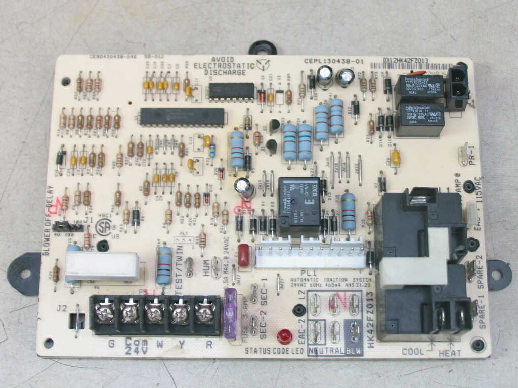 Carrier Bryant Payne CEPL130438-01 Control Circuit Board HK42FZ013