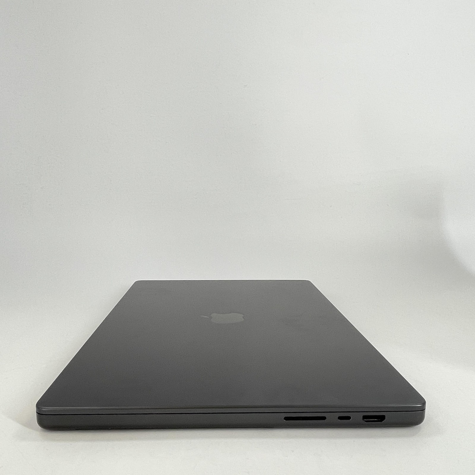 MacBook Pro 16 Black 2024 M4 Pro 14-Core CPU 20-Core GPU 24GB 512GB Dark Spot