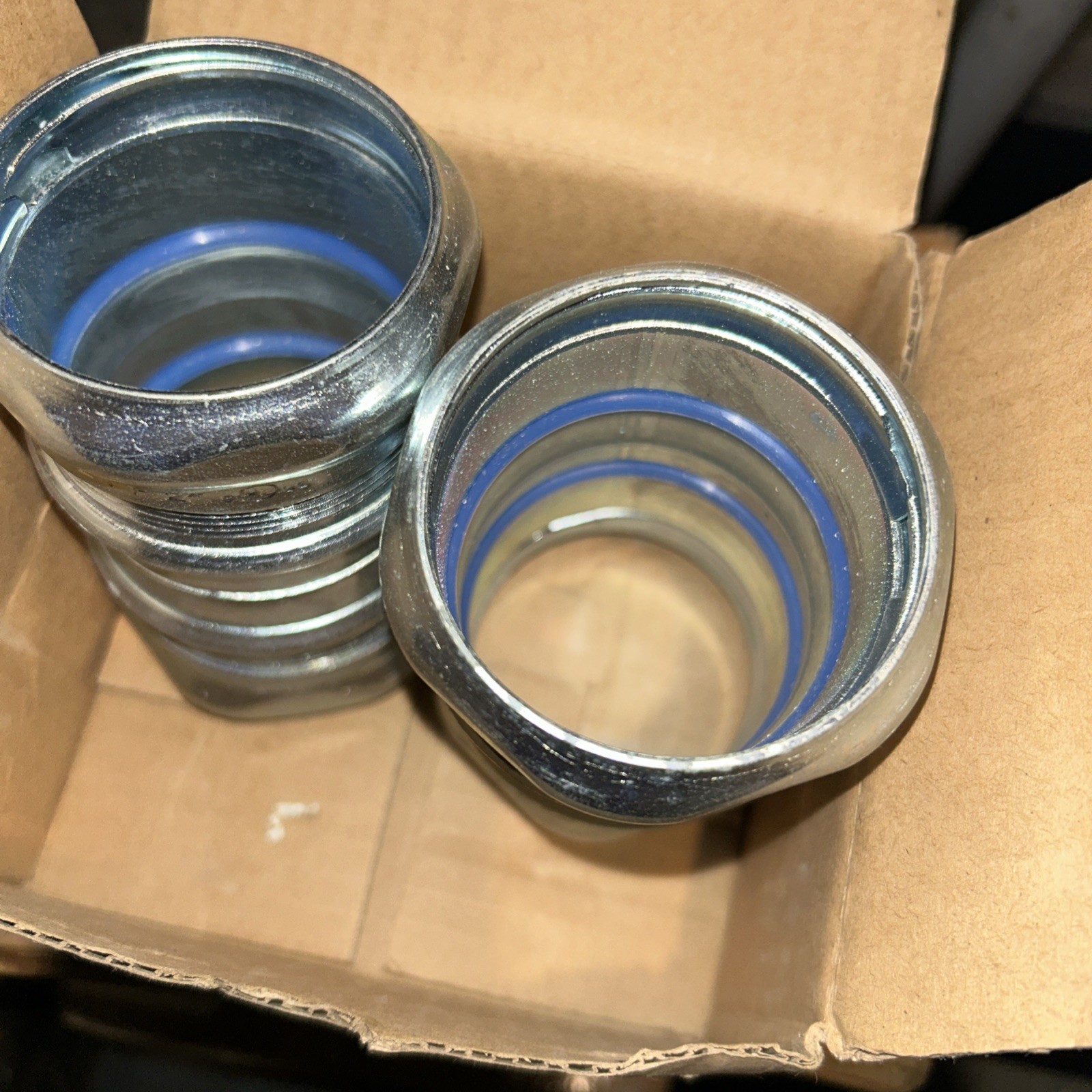 NEW BOX OF 2 EGS 6200SR 2″ RAINTIGHT EMT COUPLING