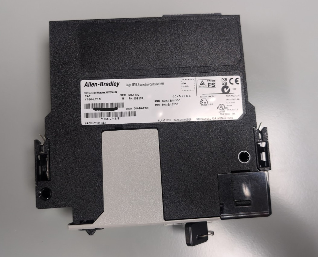 Allen-Bradley Rockwell Automation GuardLogix PLC 1756-L71S with key and SD card