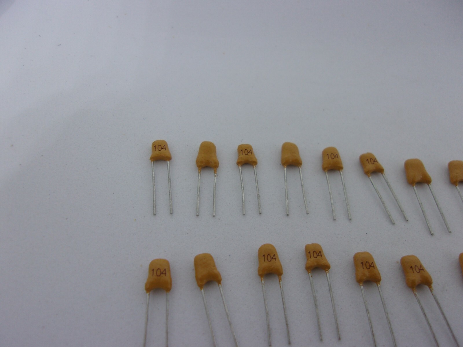 20 Pcs Pack Lot Multilayer Ceramic Capacitor 100nF 0.1uF 104 50V 10% Monolithic