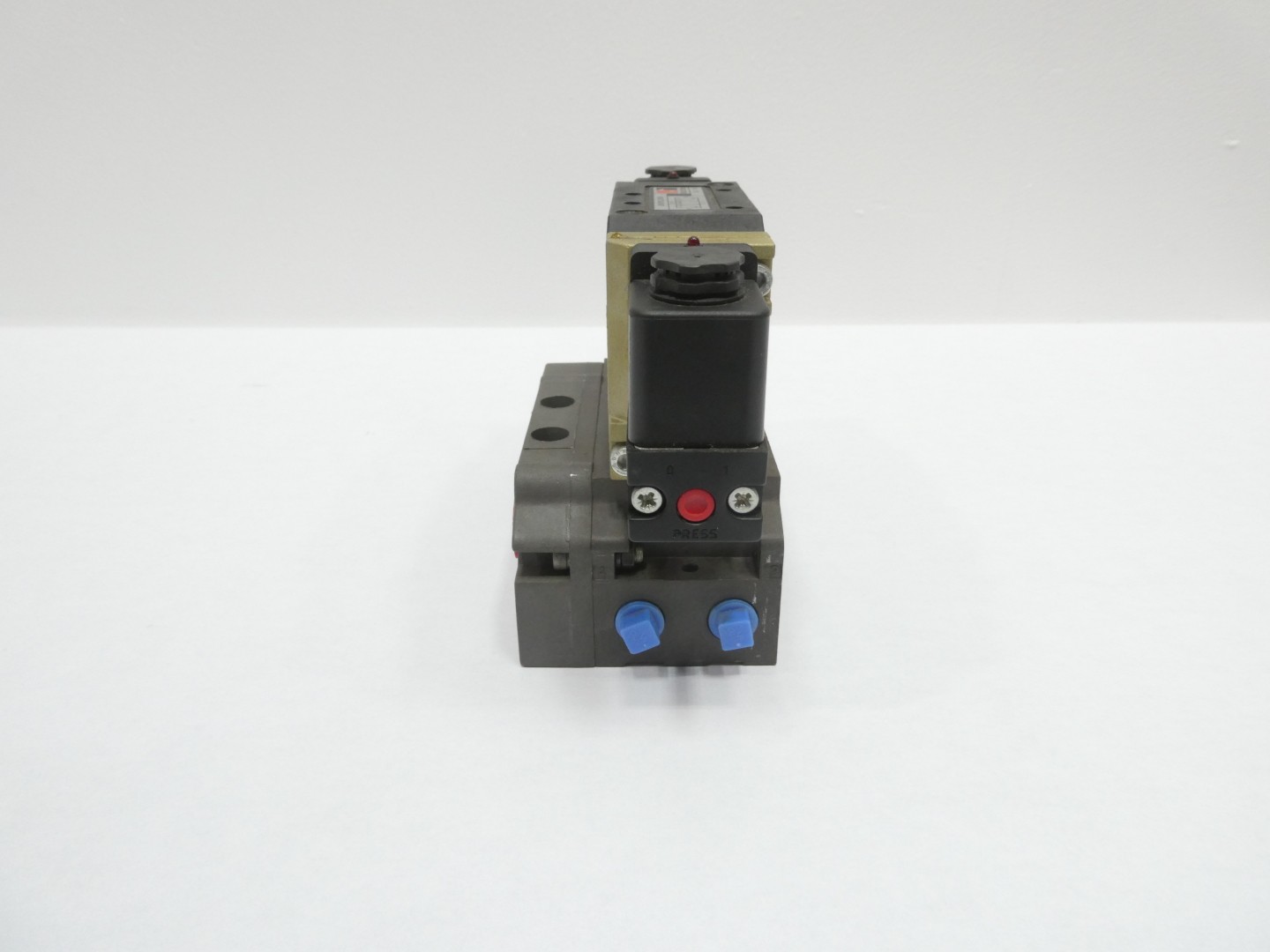 Ross W6577A2407 Pneumatic Solenoid Valve 120v-ac 2-10bar