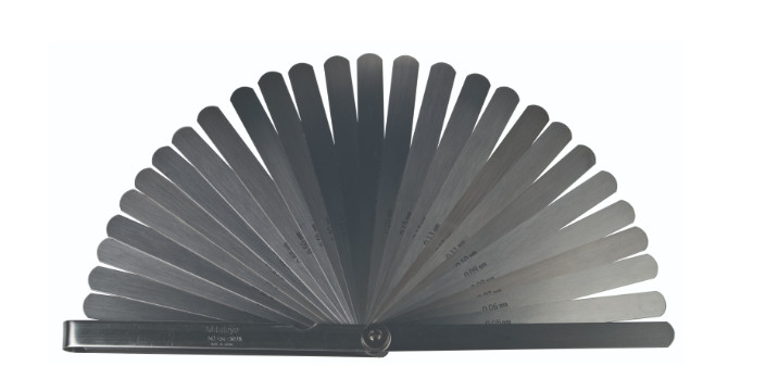 Mitutoyo 184-303S Thickness Gage Set, 0.05 to 1mm, 28 Leaves, 150mm Length Leaf