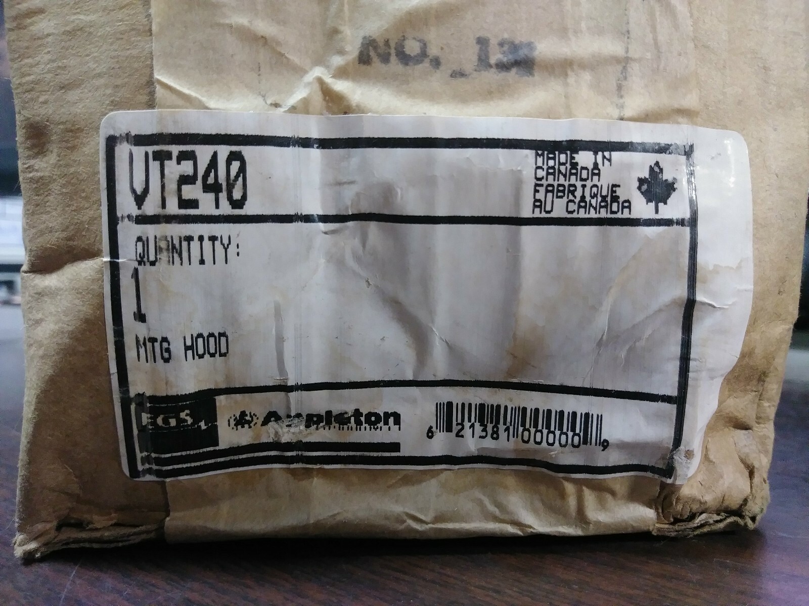 EGS APPLETON VT240 V-SERIES LIGHTING FIXTURE ZF80665 250 VOLT NEW IN BOX SURPLUS