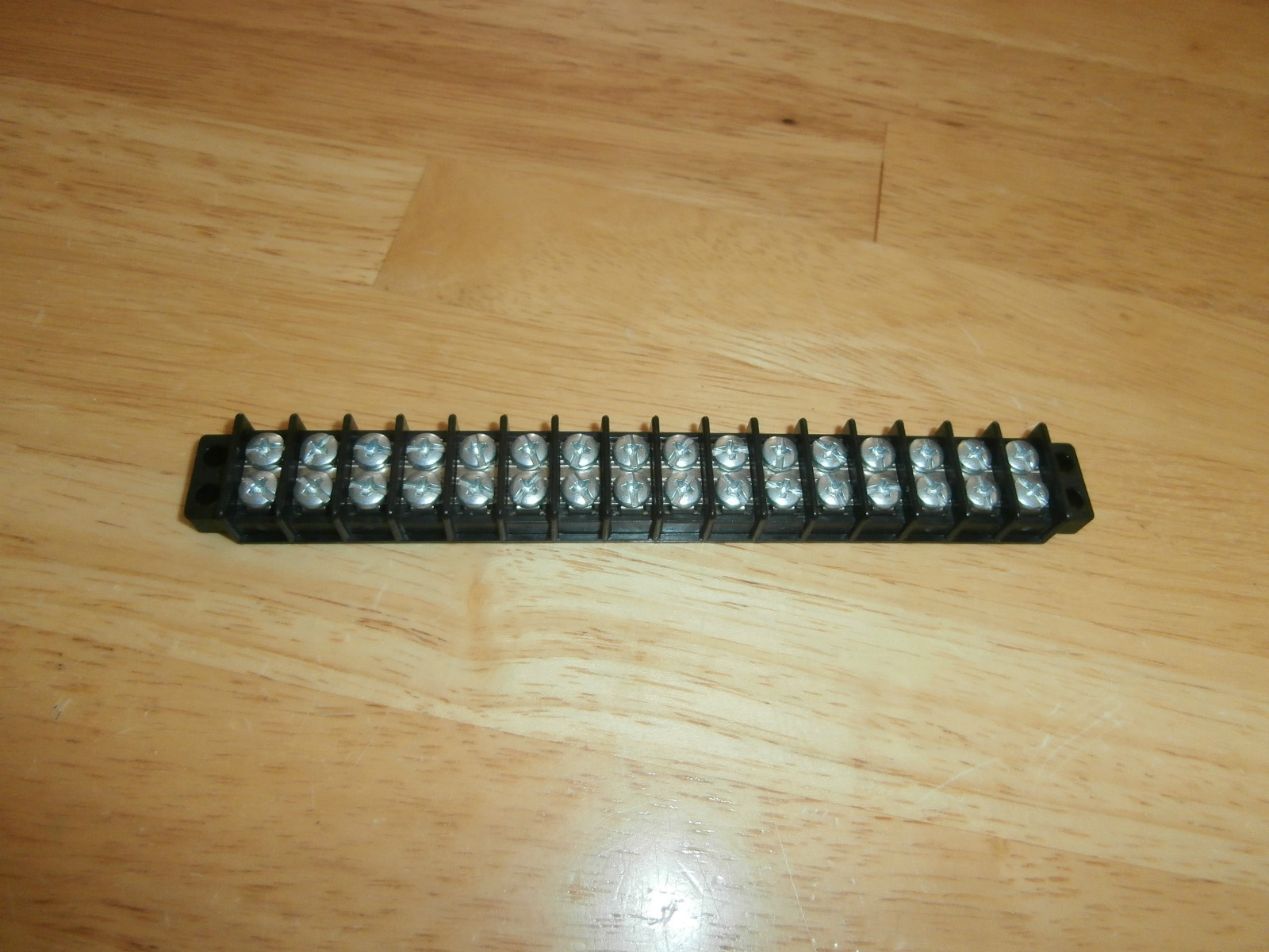 16 Position Terminal Block Barrier Strip 30 Amp, 13-1416 Philmore,NEW