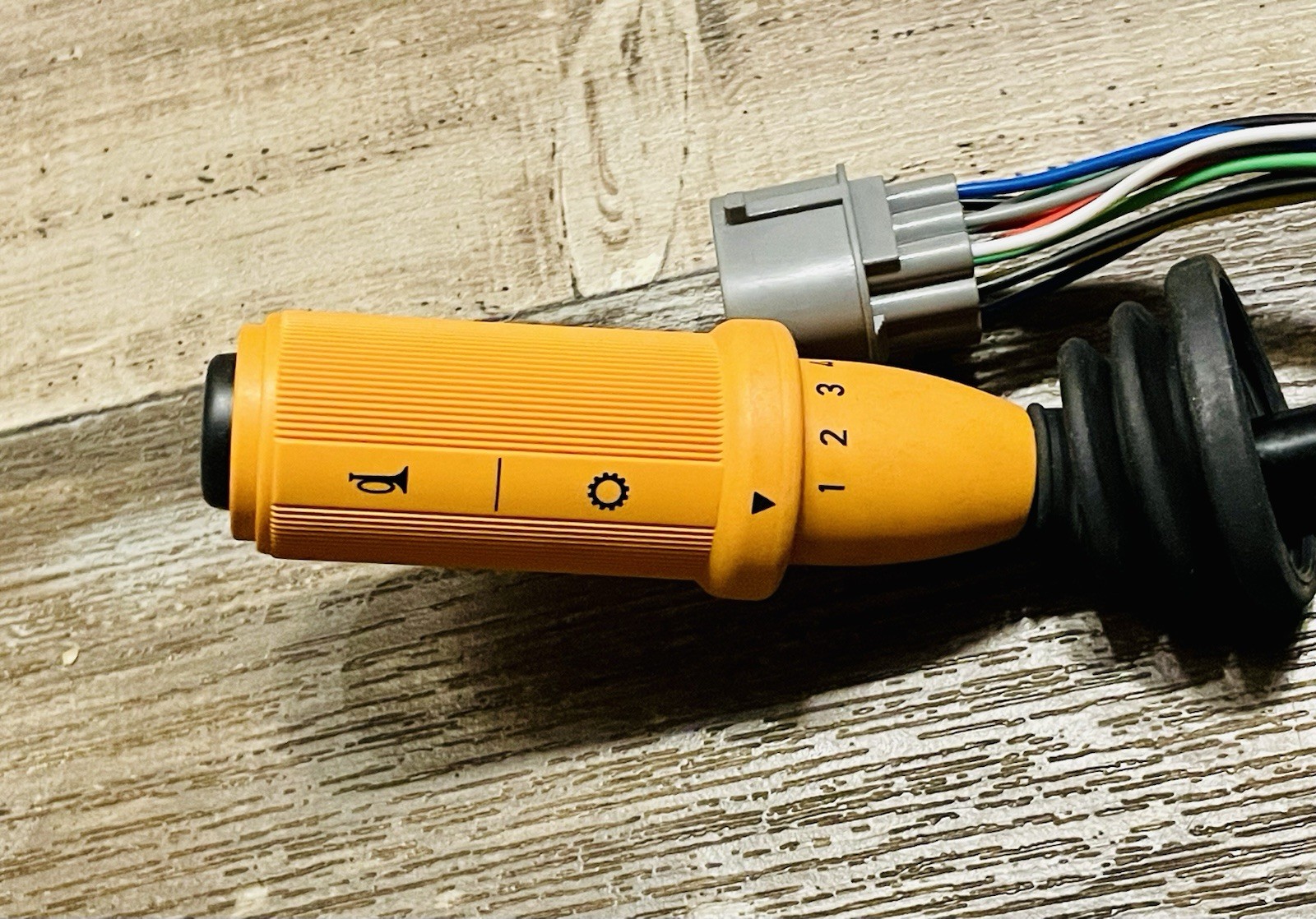 JCB BACKHOE / FORKLIFT – FORWARD & REVERSE COLUMN SWITCH (PART NO. 701/55100)