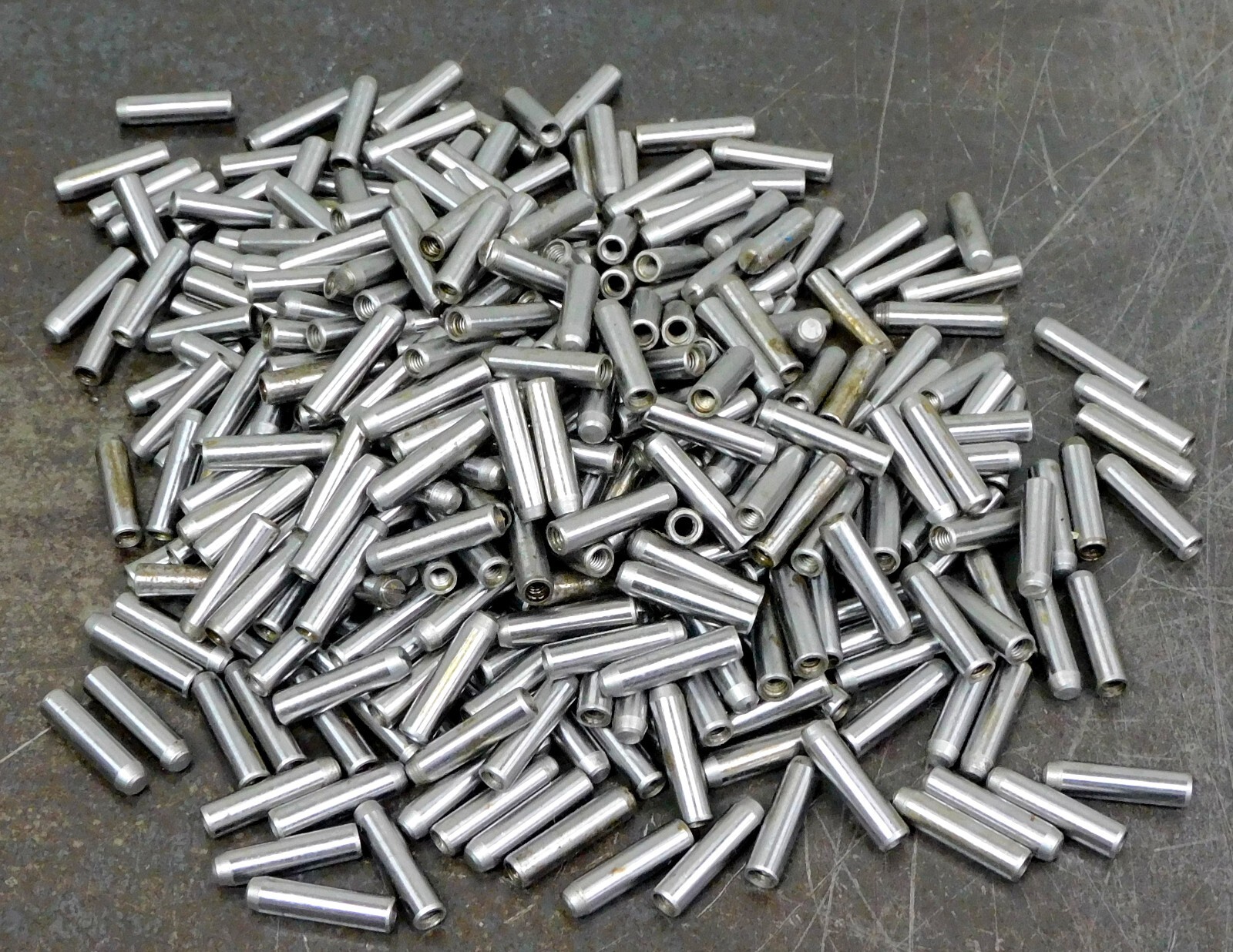 Fastenal – 42-449-7518 M6 x 24mm Pull Dowel Pin Large Lot ( 3.4 lbs )