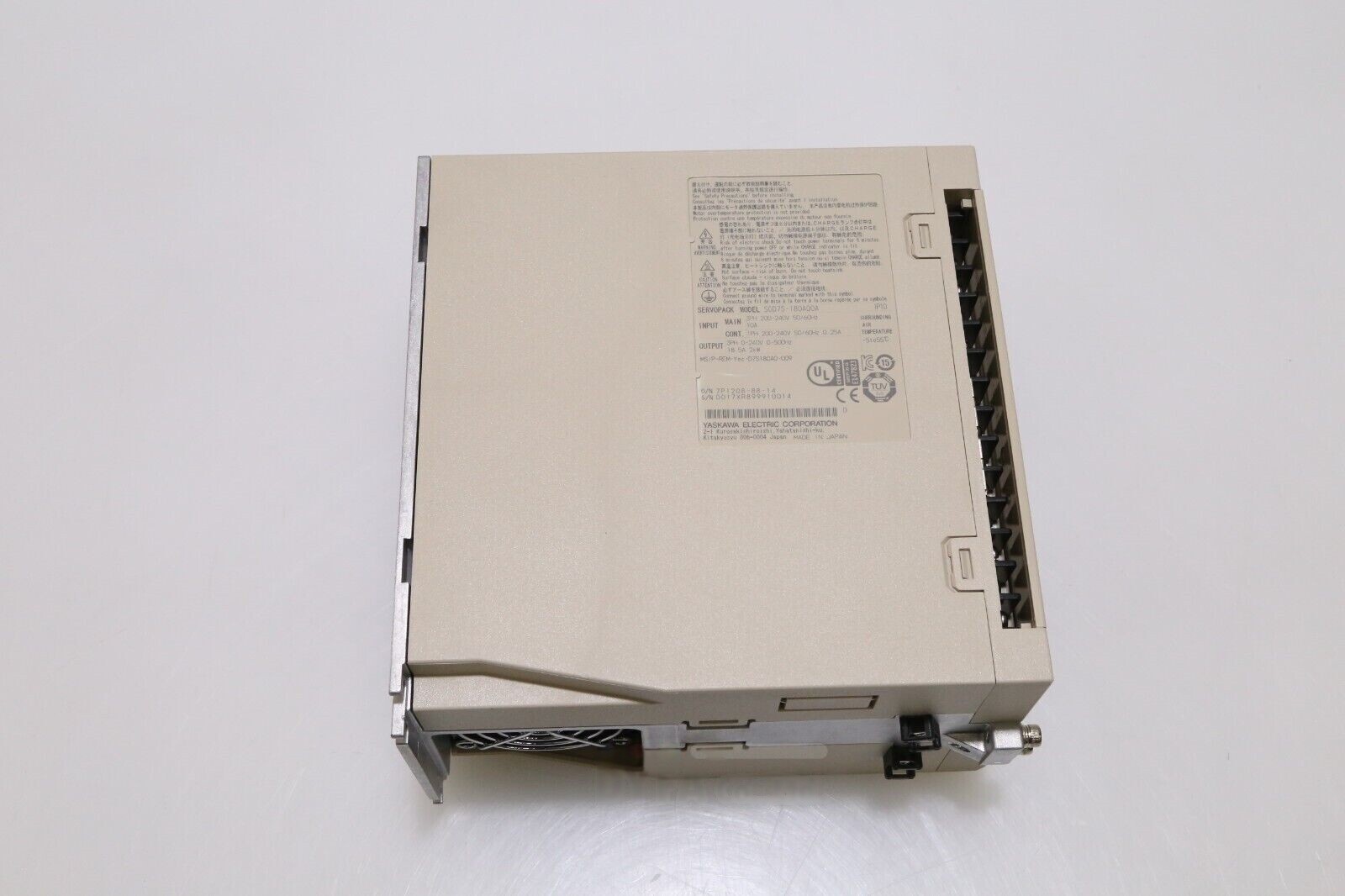 1PCS Yaskawa Servo Driver SGD7S-180A00A NEW Free delivery
