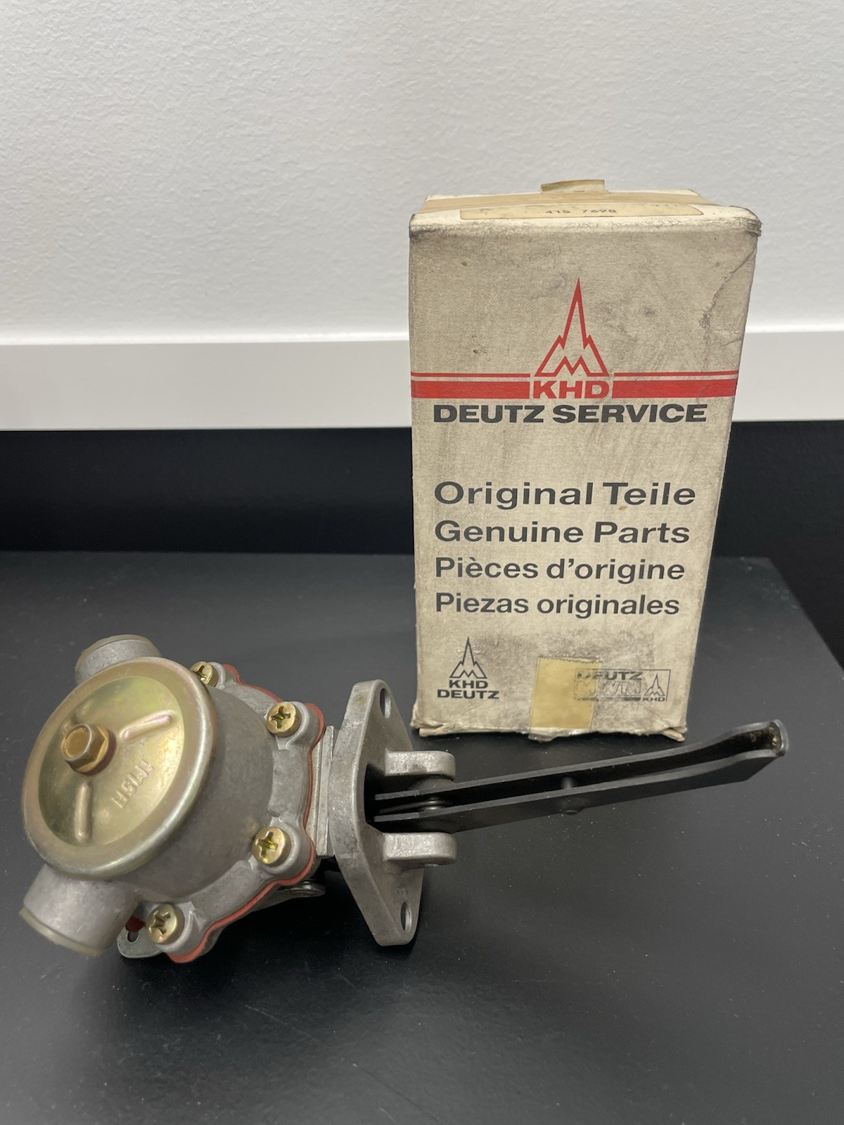 Genuine Deutz Fuel Lift Pump 04157698 Fits Deutz-Allis D2506, D3006, D2807
