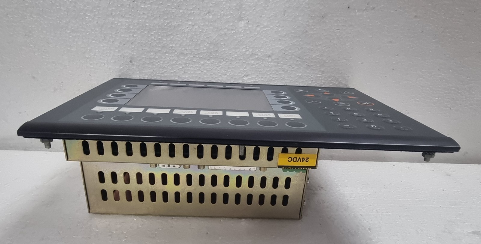 BEIJER ELECTRONICS E700 TYPE 04420 HMI DISPLAY