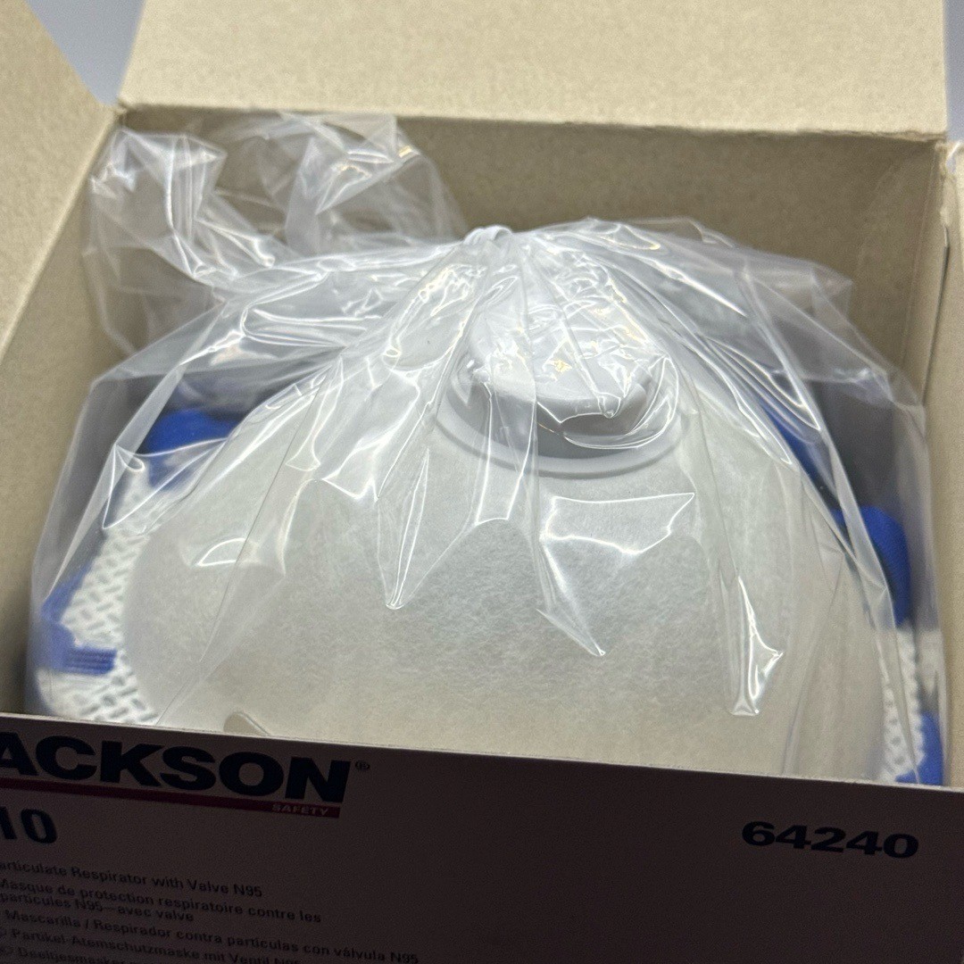 JACKSON SAFETY R10 N95 Respirator 10 Pack 64240 NIOSH Certified Disposable