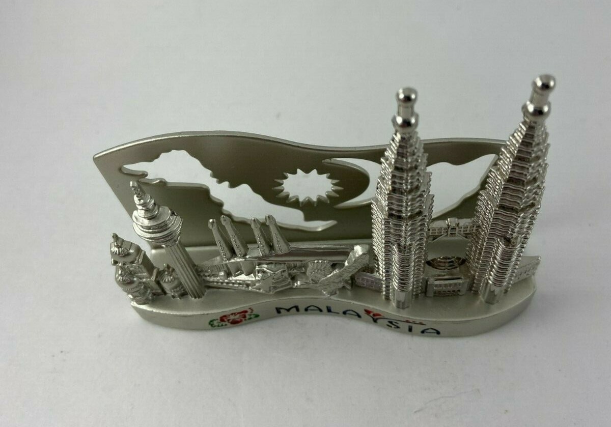 NOS Malaysia Card Holder Silver Toned Vertical by Mari New in the Box -Skyline