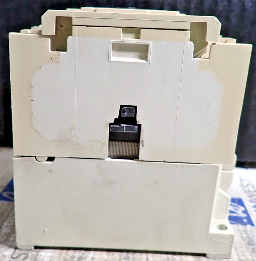 Cutler Hammer CE15HN3 600 VAC Contactor w/ 9-2703-1 120V Coil TESTED