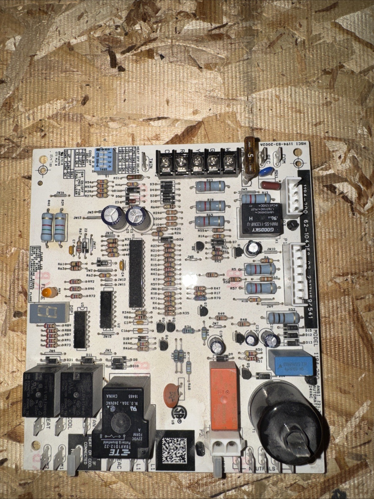 Rheem Ruud 62-104058-02 Furnace Control Circuit Board 1194-200 Num#535