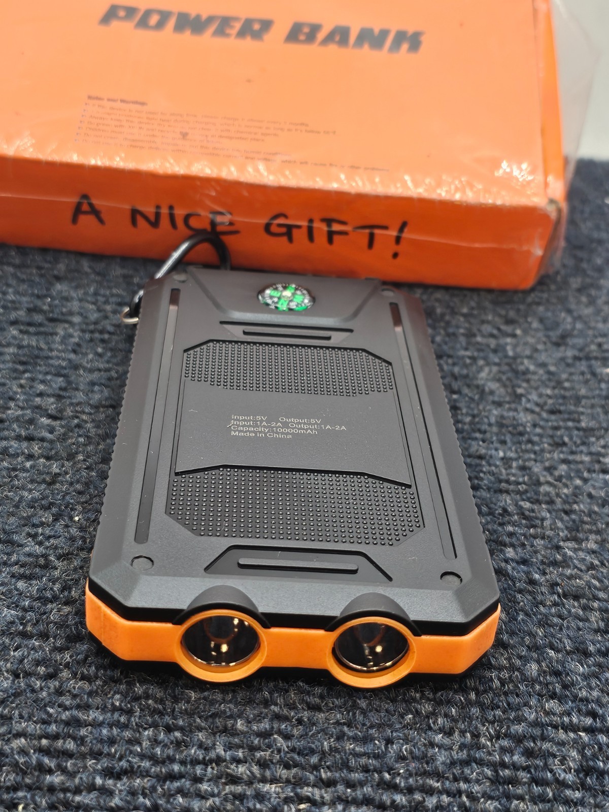 YM-105S Solar Mobile Power Bank 10000MAh 5V 1A-2A