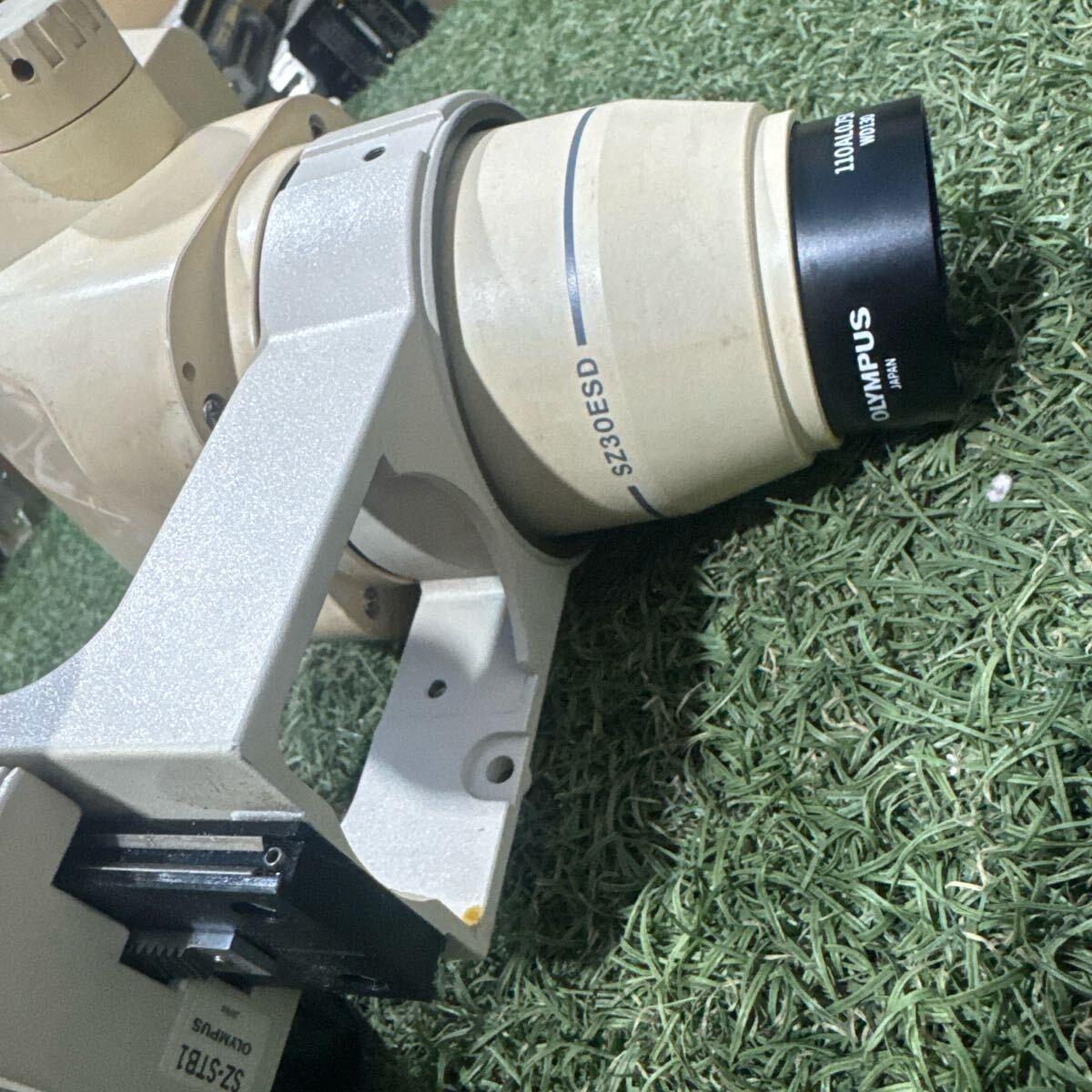 Olympus SZ3060ESD Stereo Microscope Head SZ-STB1 Stand GSWH20X 12.5 Eyepiece