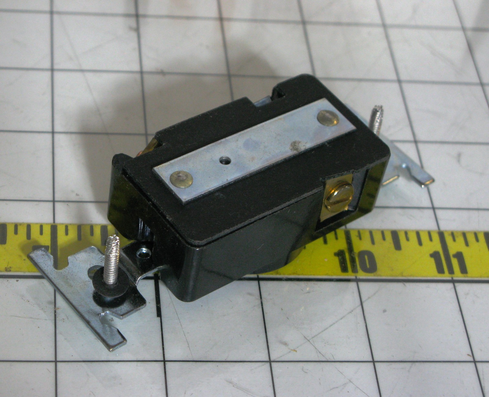 Rodale Single Receptacle 1275 20a 250v Turn Tyte NON-NEMA