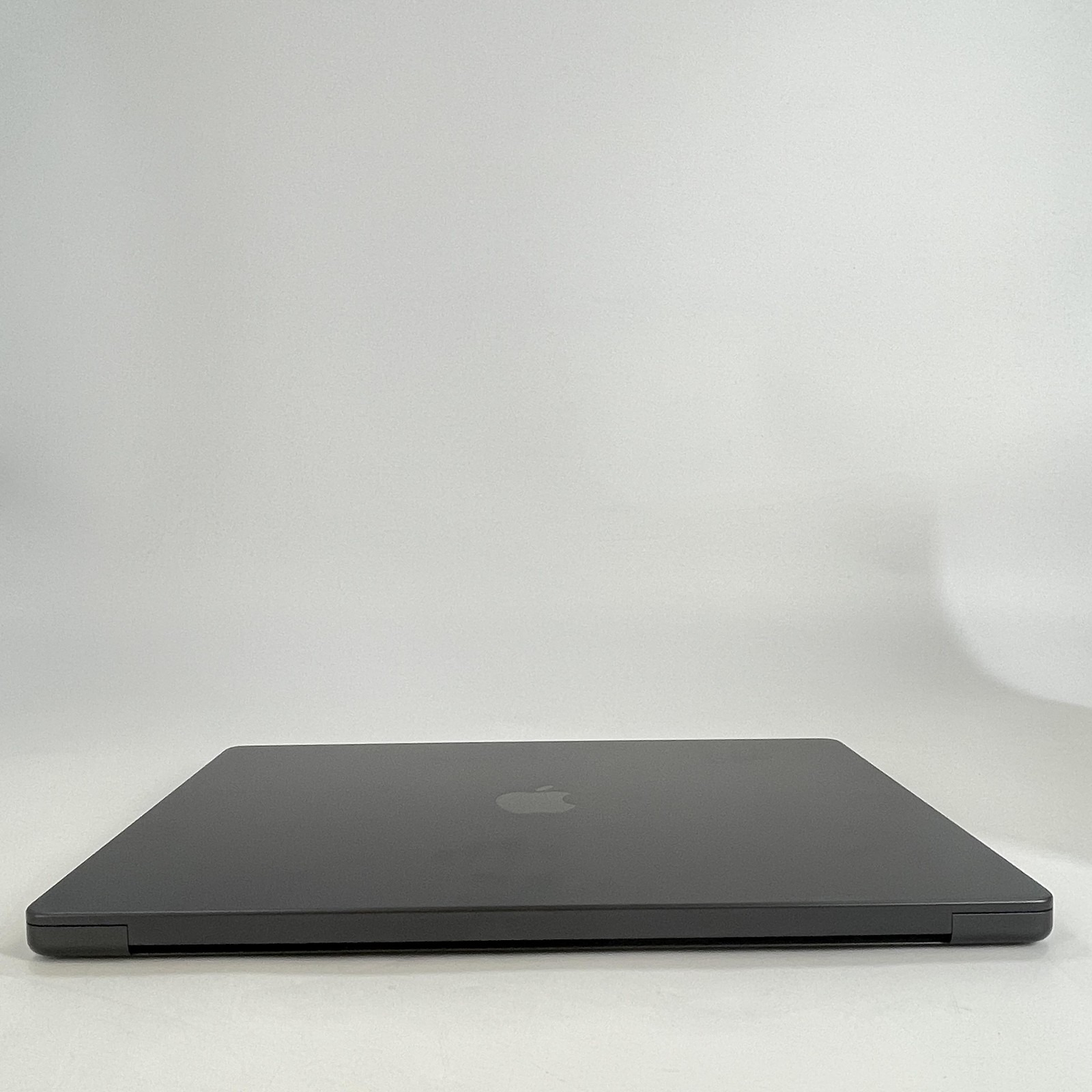 MacBook Pro 16 Black 2024 M4 Pro 14-Core CPU 20-Core GPU 24GB 512GB Dark Spot