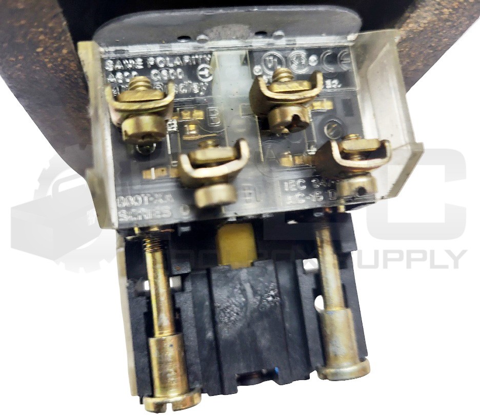 ALLEN BRADLEY 800P-F2CB /E SWITCH W/ (2) 800T-XA /D W/ 800T-XD1 /D *READ*