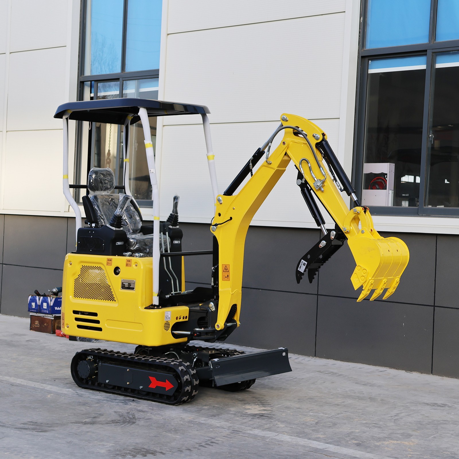 Mini Excavator 1.8 Ton Kubota D722 Crawler Swing Boom Expandable Track Free Ship
