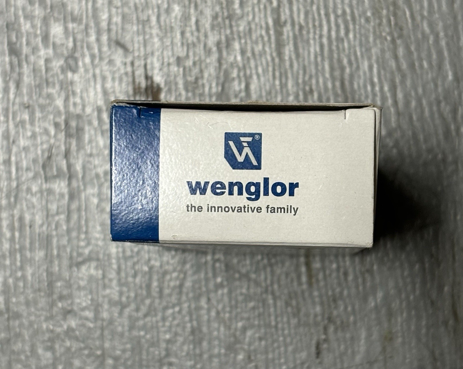 Wenglor LK89PB8 Retro-Reflex Sensor 4500mm Range 10-30VDC PNP M8 Connector NEW