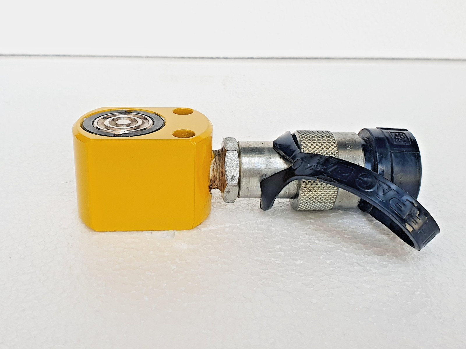 ENERPAC RC50 Hydraulic Cylinder 5 Ton, 0.63″ In Stroke, 10000 PSI