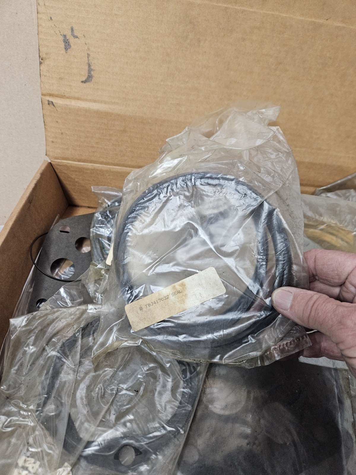 241484 Clark Dana Transmission clutch drum New With Partial Kits