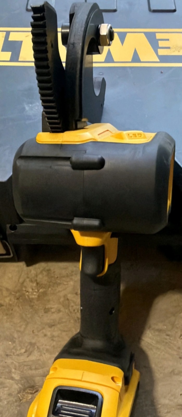 ⭐DeWalt DCE155 ACSR Cable Cutting Tool 20V with Battery & Charger USED⭐