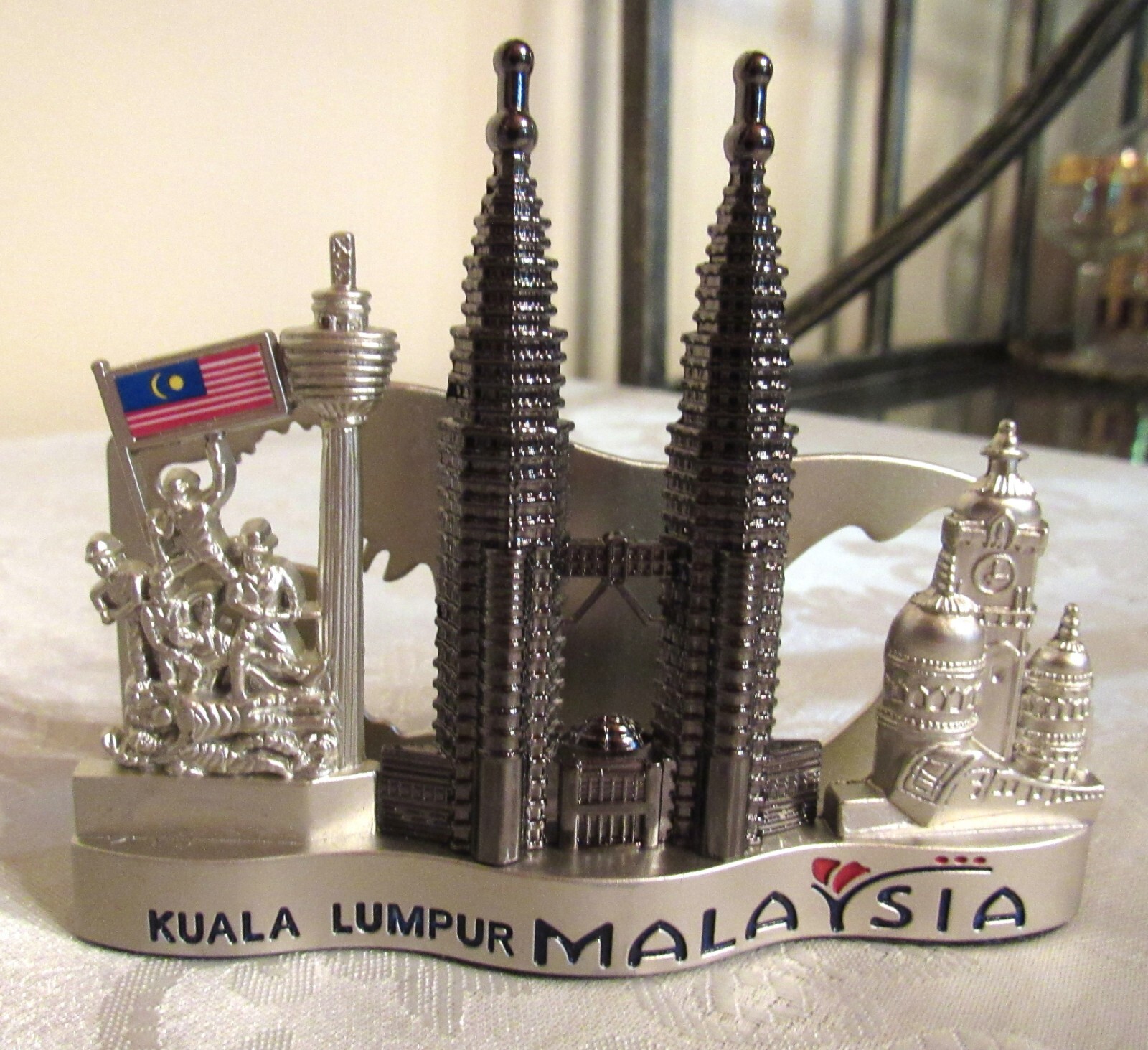 Kuala Lumpur Malaysia Business Card Holder * Pertronas Twin Towers * Silver Tone