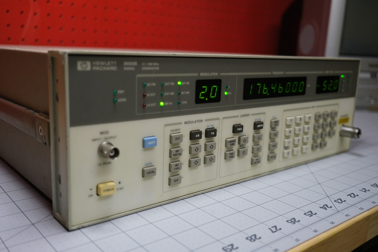 Hewlett Packard HP Agilent 8656B 0.1-990 MHz Signal Generator