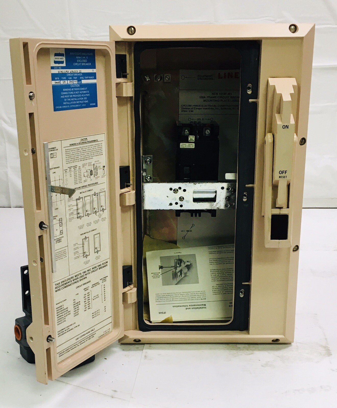 CROUSE HINDS NCB1018F-WT40EB22 40 AMP NCB SERIES CIRCUIT BREAKER ENCLOSURE !NEW!