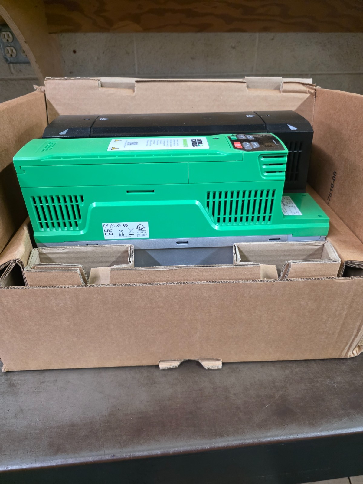 CONTROL TECHNIQUES/NIDEC DRIVE C200-06400470A10101AB100 30/40HP NOS