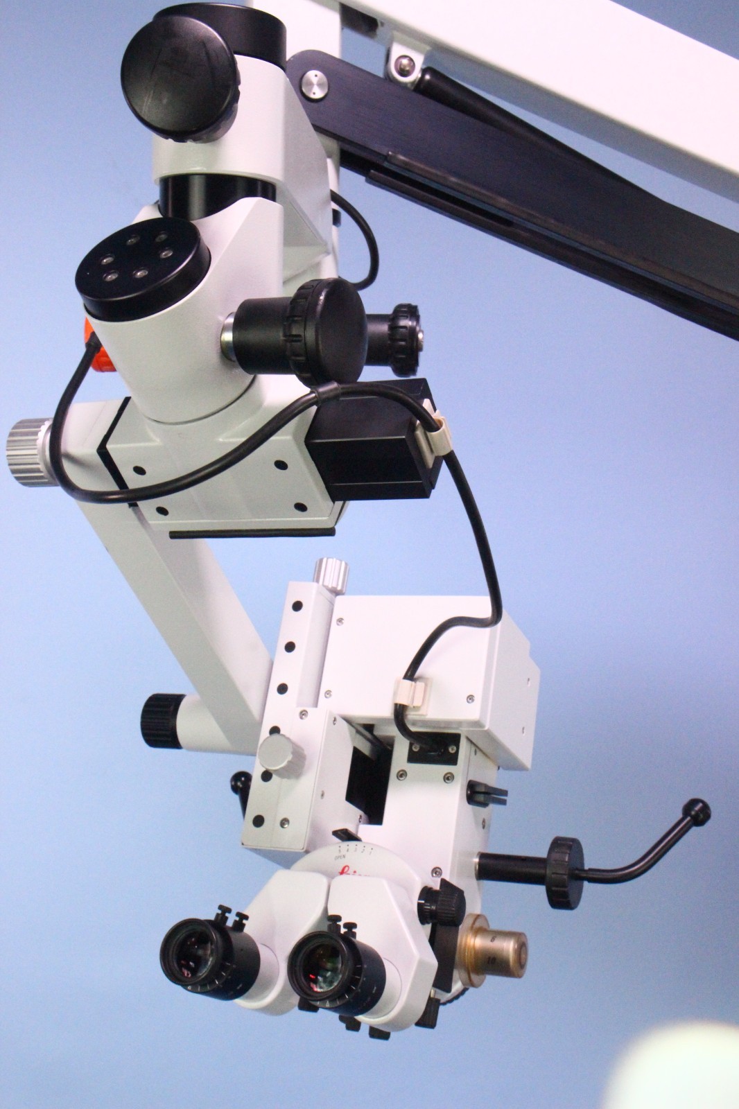 Leica Wild ENT Surgical Microscope Tested with Warranty