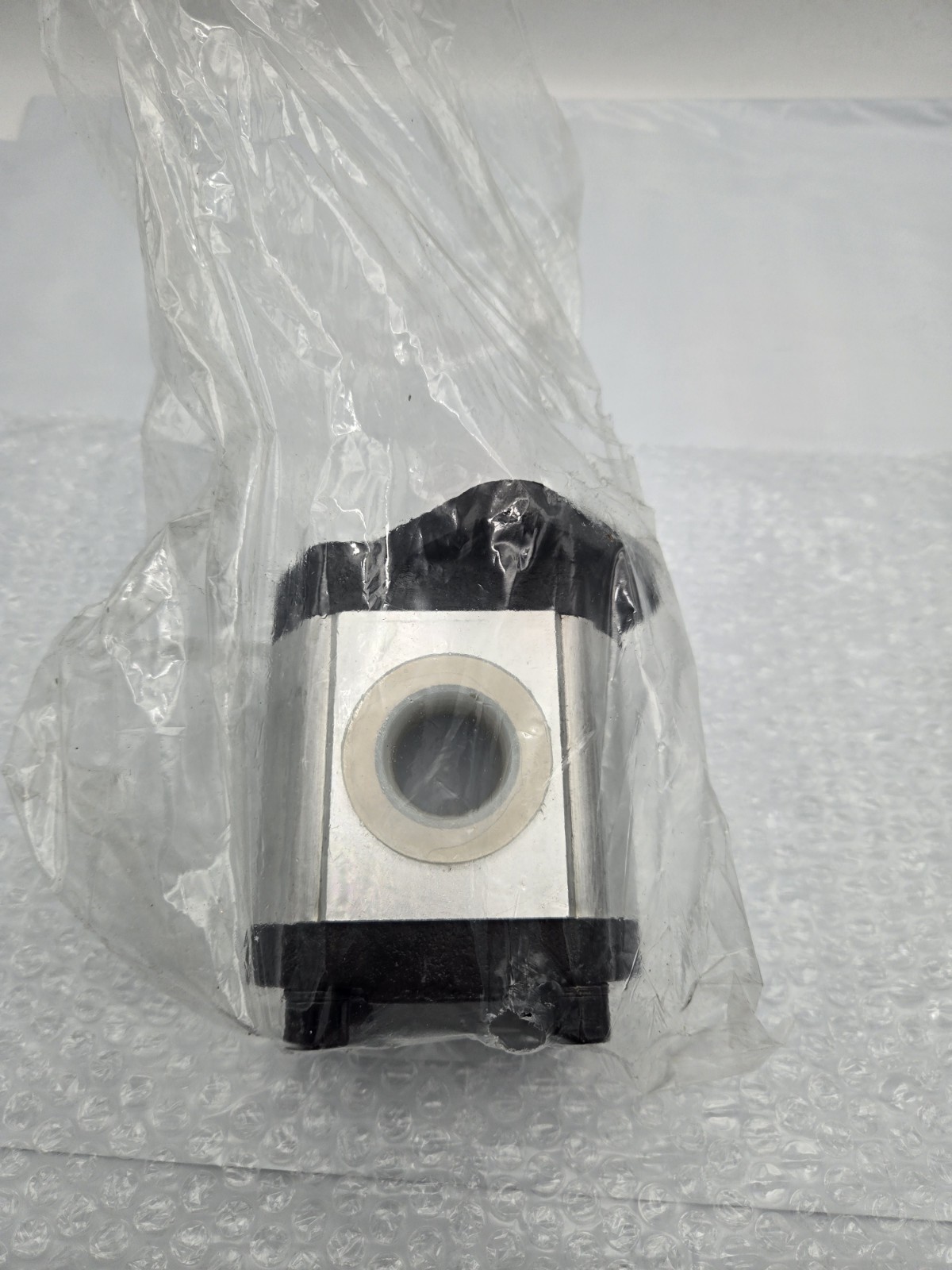 Hydraulic Gear Pump 6672051 550136836 6672513 For Bobcat 763 763G 773 751