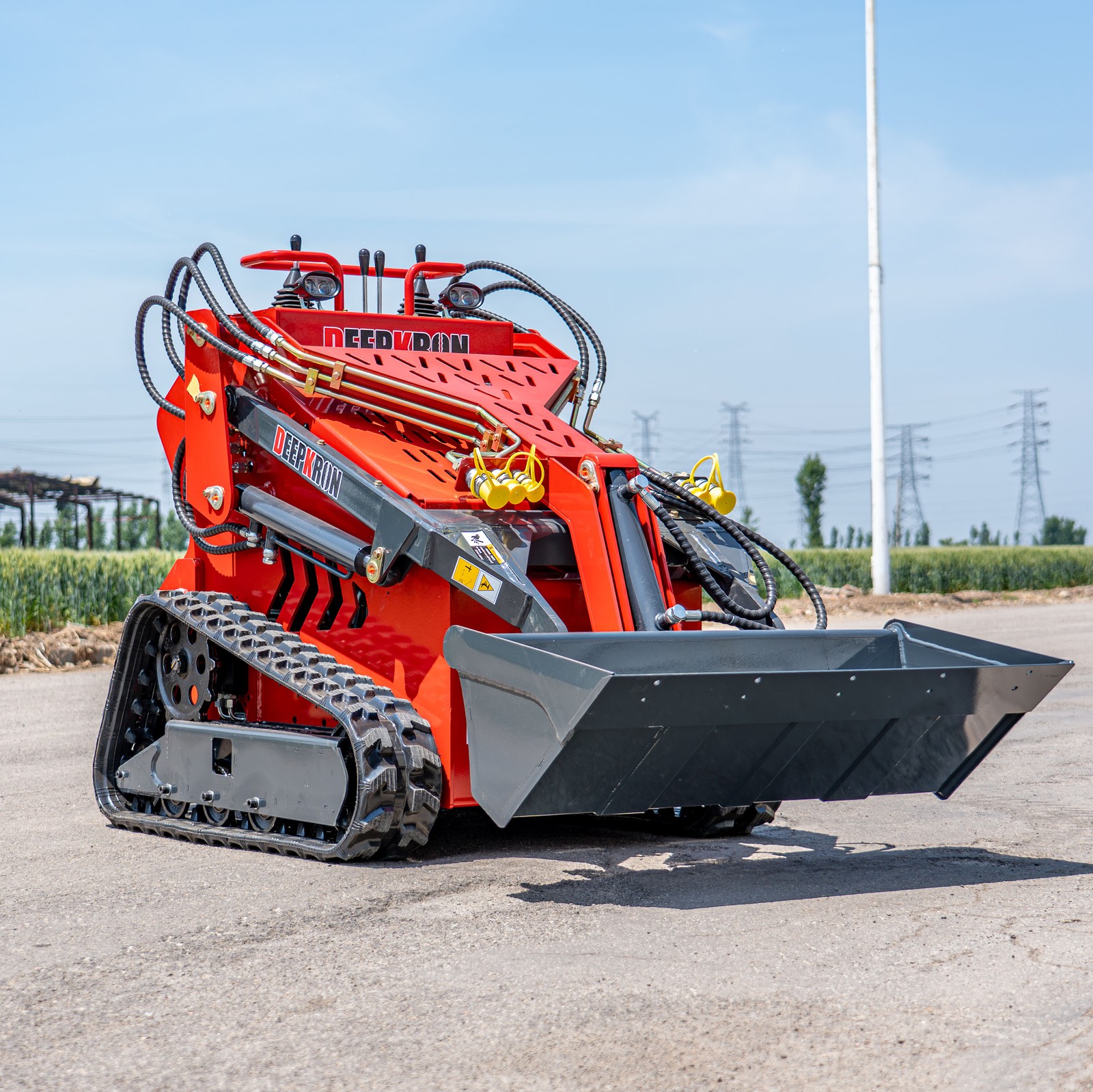 Mini Skid Steer Loader 23HP EPA Engine Three pumps 2645 lbs FREE Ship Unloading