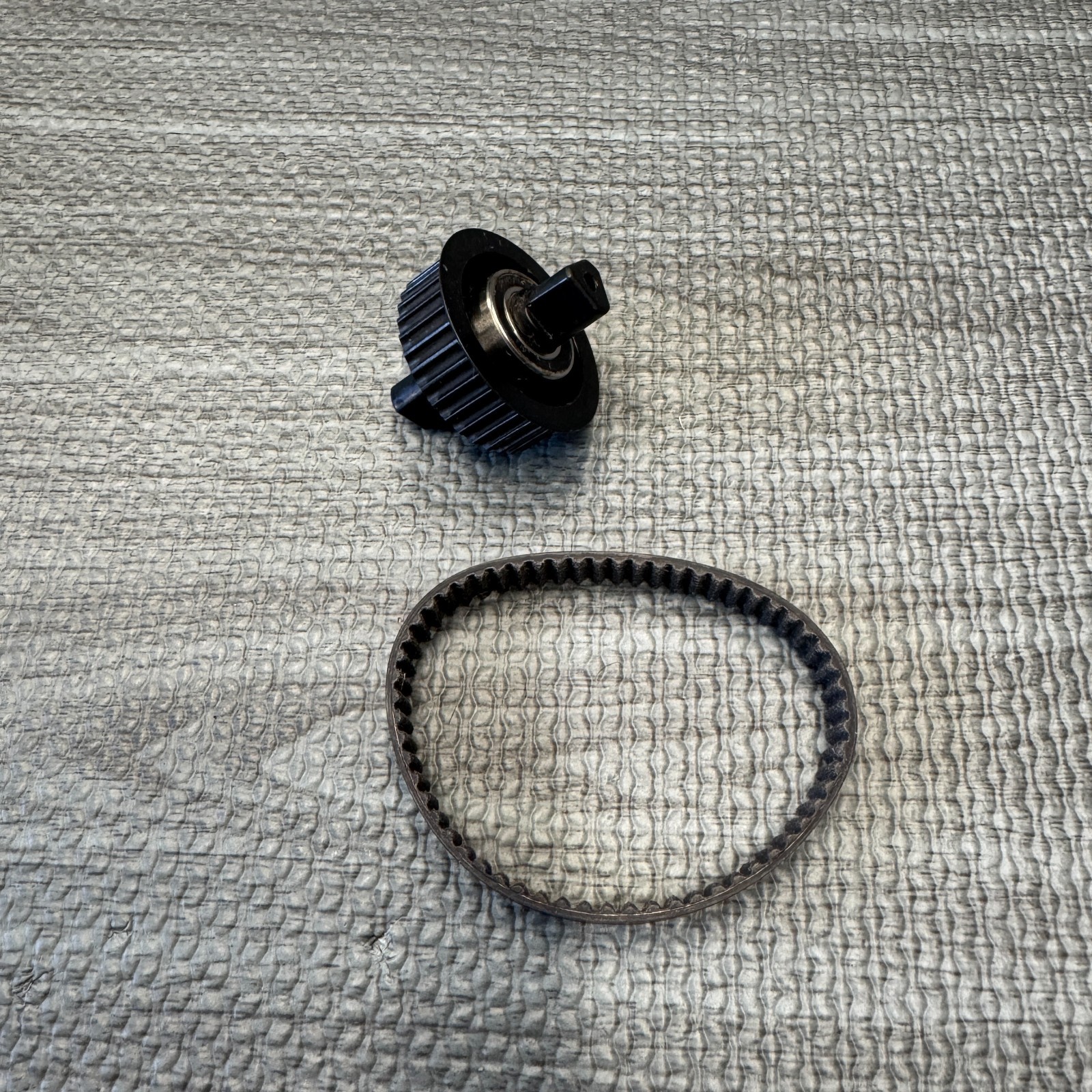 Dyson DC41/DC65/UP13/UP14/UP20 Brush Spindle & Belt Driven Gear 4 Cleaner Head