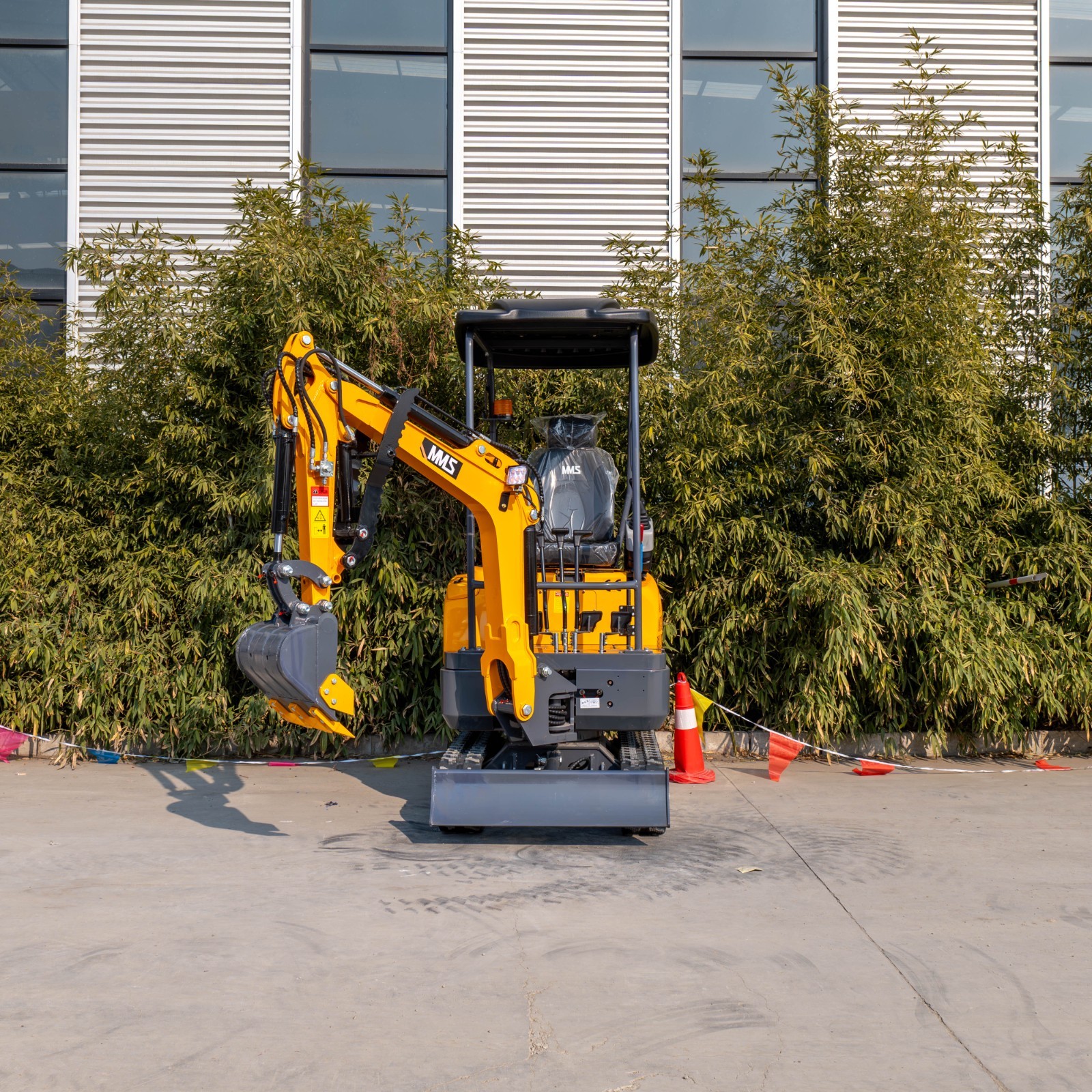 FREE SHIP 1.6Ton 2Ton Mini Excavator EPA B&S Engine Tracked Crawler Digger