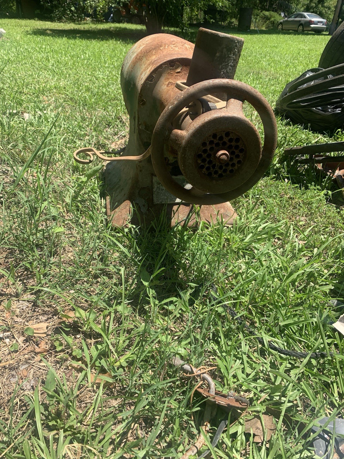 Vintage Base-Mounted Belt-Driven Electric Motor w/ Pulley Wheel, Green/Rust