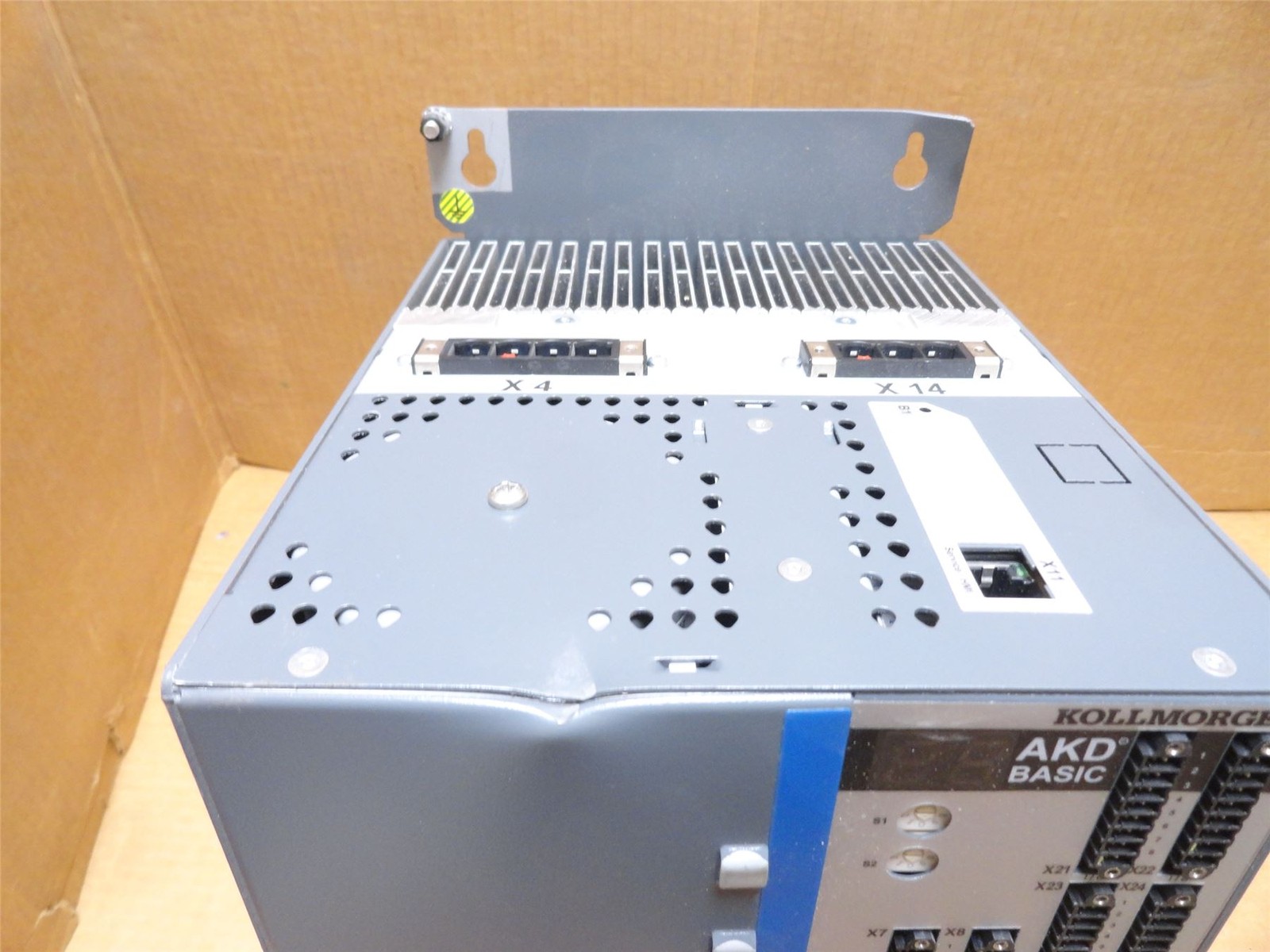245734 New-Incomplete; Kollmorgen AKD-T04807-ICAN-E091 Servo Drive(Dented Case)