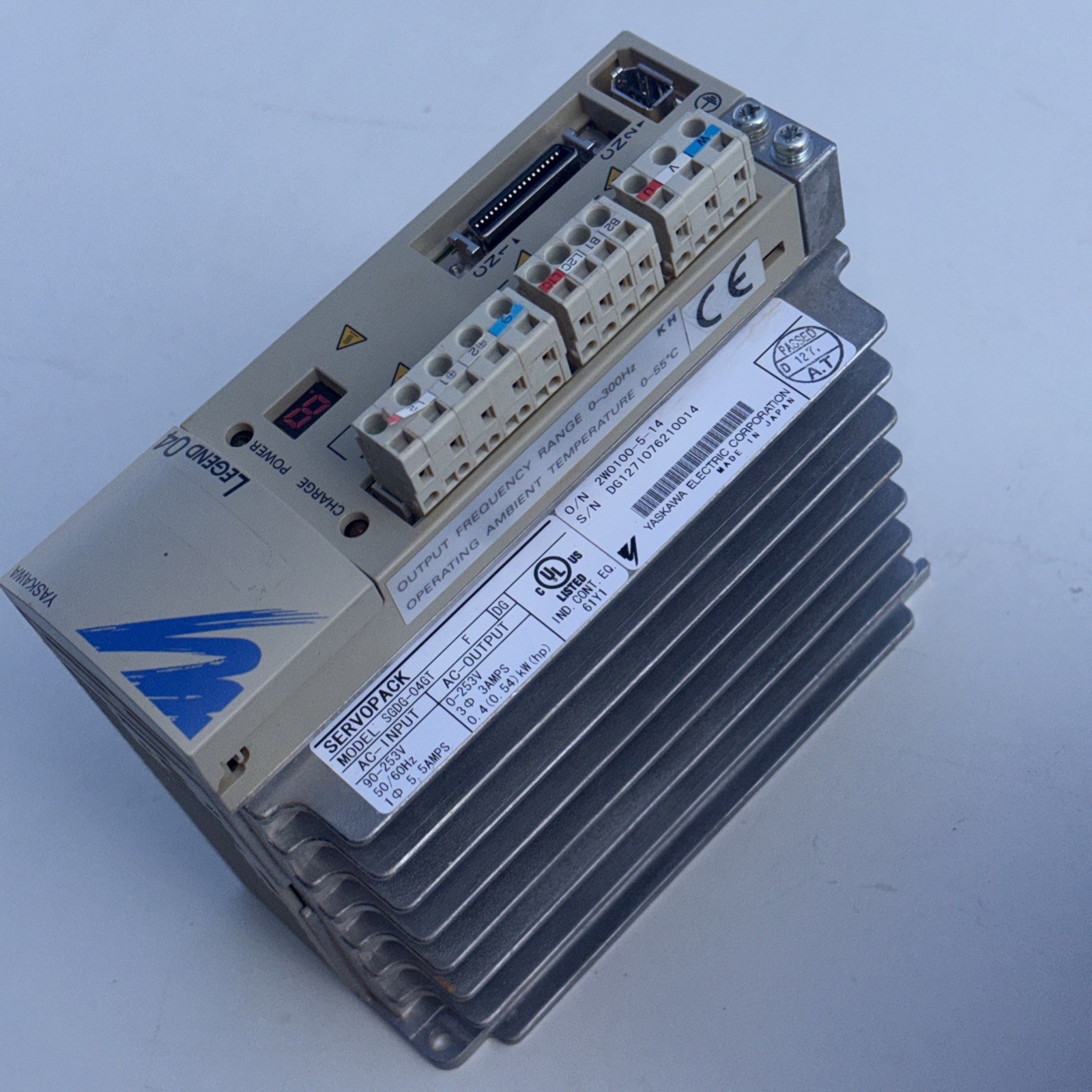 Yaskawa SGDG-04GT SGDG04GT Servopack Servo Drive Controller 90-253V 50/60hz, TT1