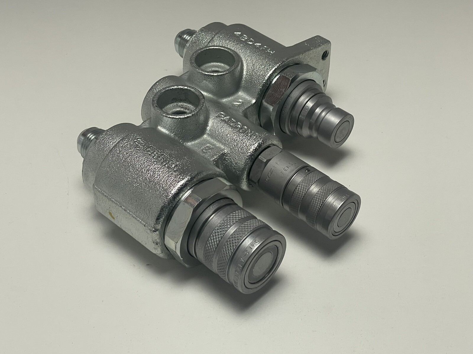 Hydraulic flat face Manifold
