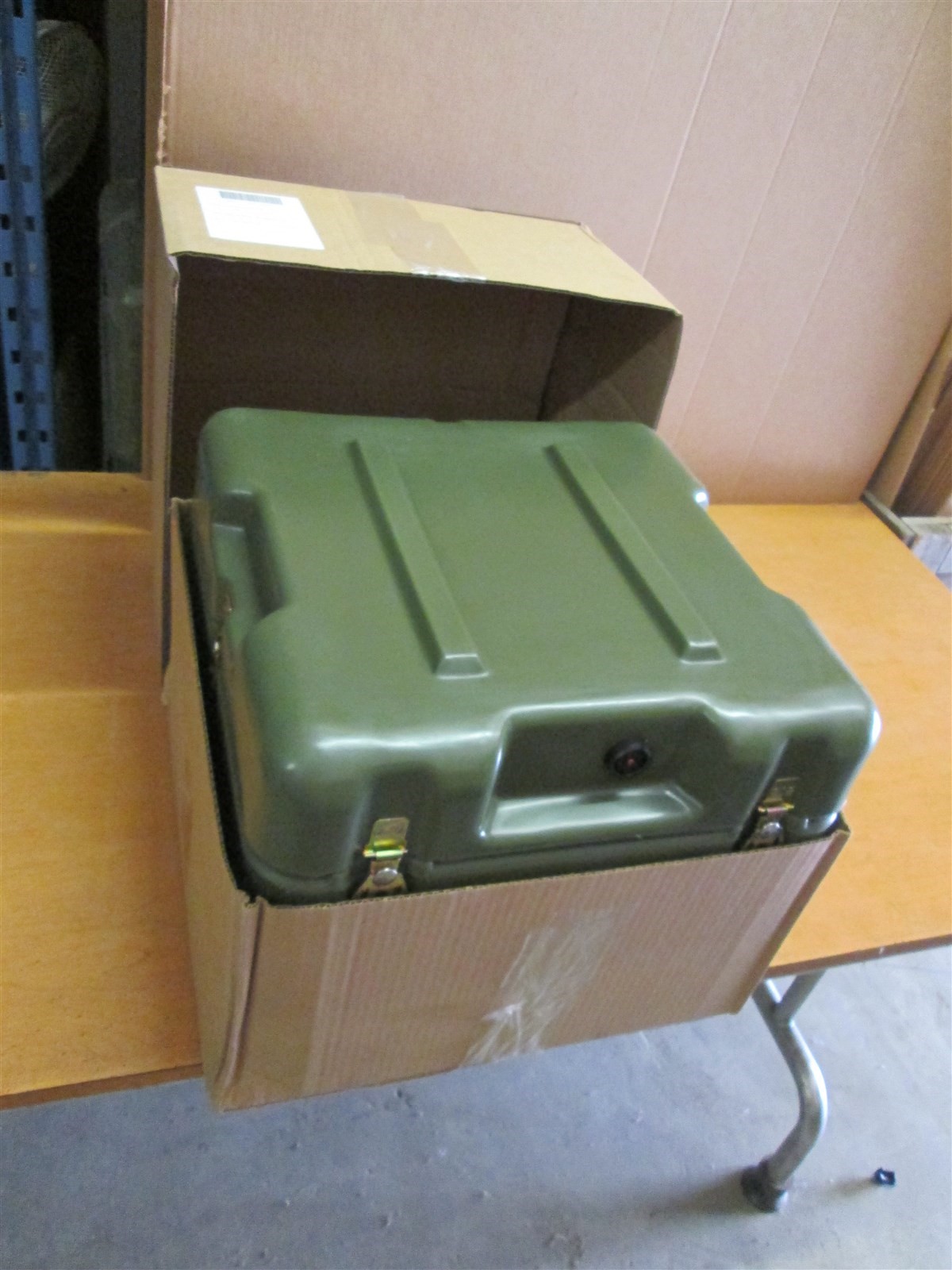 Hardigg Pelican Hard Case AL1616-1004 Single Lid 19x19x16 Hinged Extreme Duty